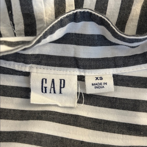 GAP Gray & White Striped Coastal Minimalist 100% Cotton Button Top Size XS - Picture 5 of 6